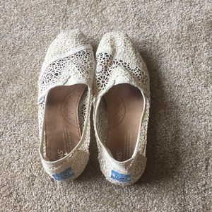 Women’s Lace Toms size 7.5